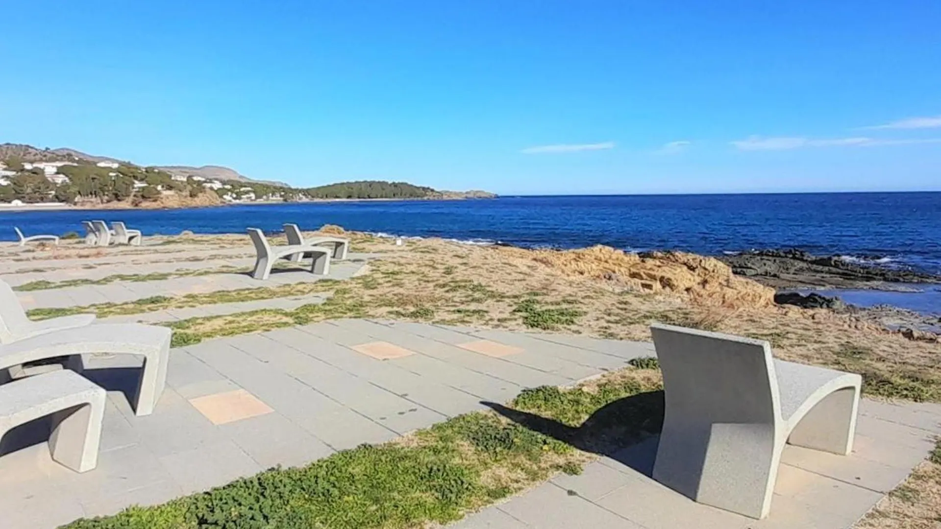 Apartamento En Llanca: 2 Habitaciones, Terraza, Frente A La Playa Del Port, ¡Mascotas Bienvenidas! - Es-170-78 兰卡