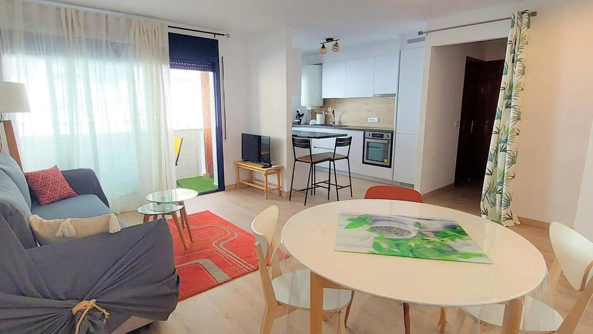 Apartamento En Llanca: 2 Habitaciones, Terraza, Frente A La Playa Del Port, ¡Mascotas Bienvenidas! - Es-170-78 0*, 兰卡